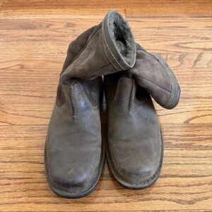 UGG Men’s Beacon Boots